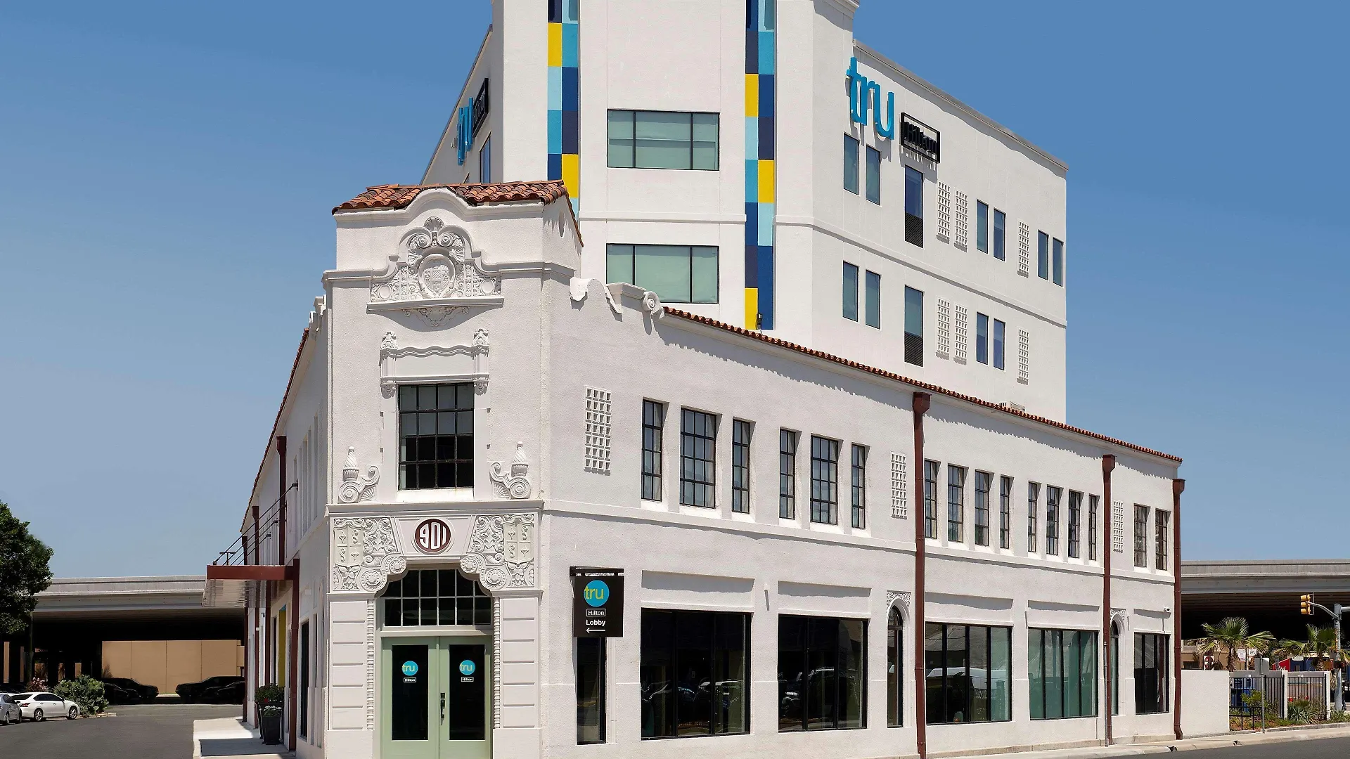 15 Three-Star Hotels In San Antonio Riverwalk That Deliver