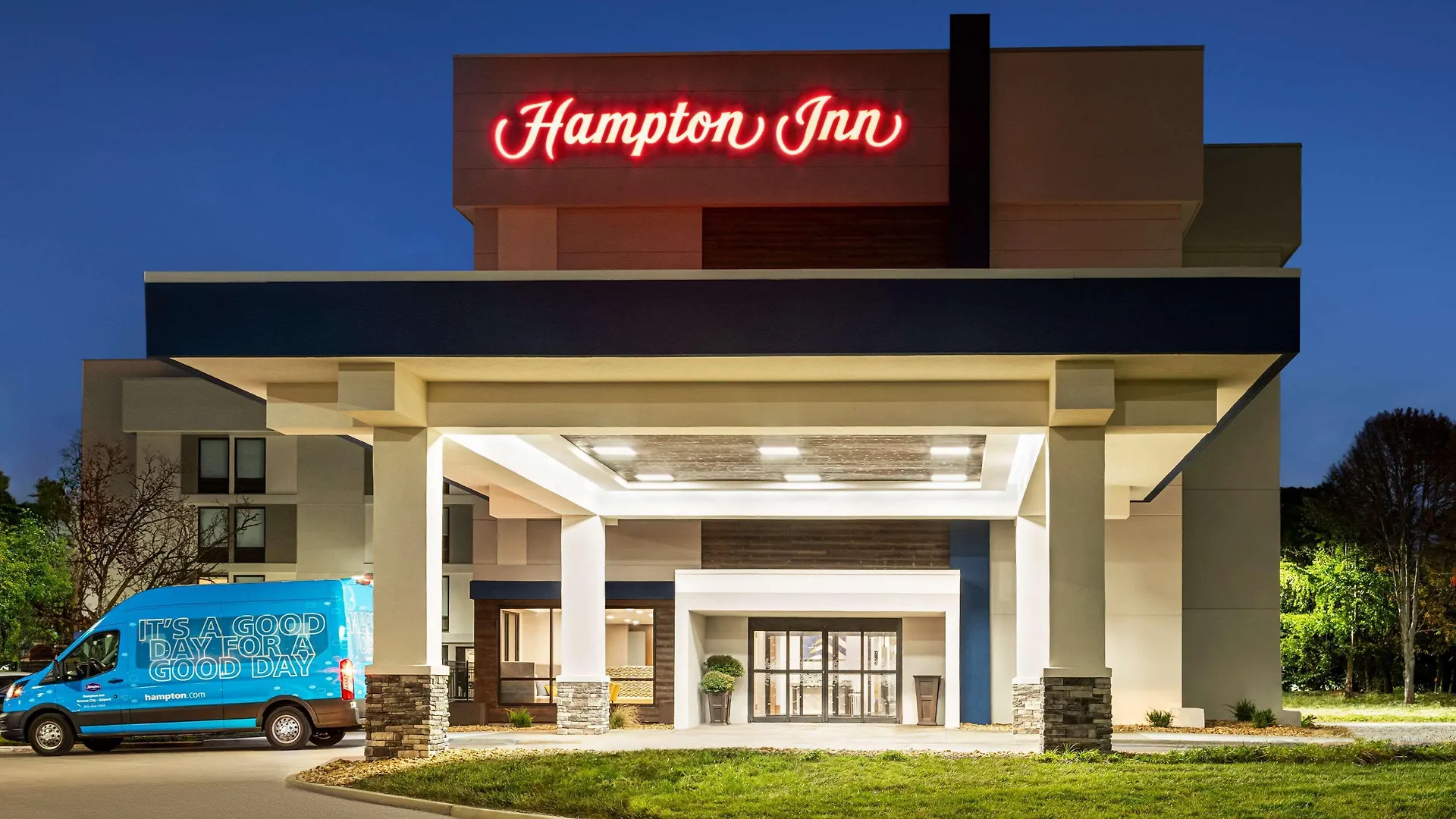 Where to Stay Near KCI Expo Center: 4 Budget Hotels That Deliver