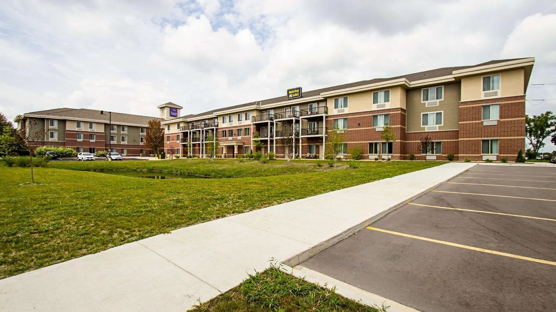 6 Business Hotels Near Monona Convention Center Worth Booking