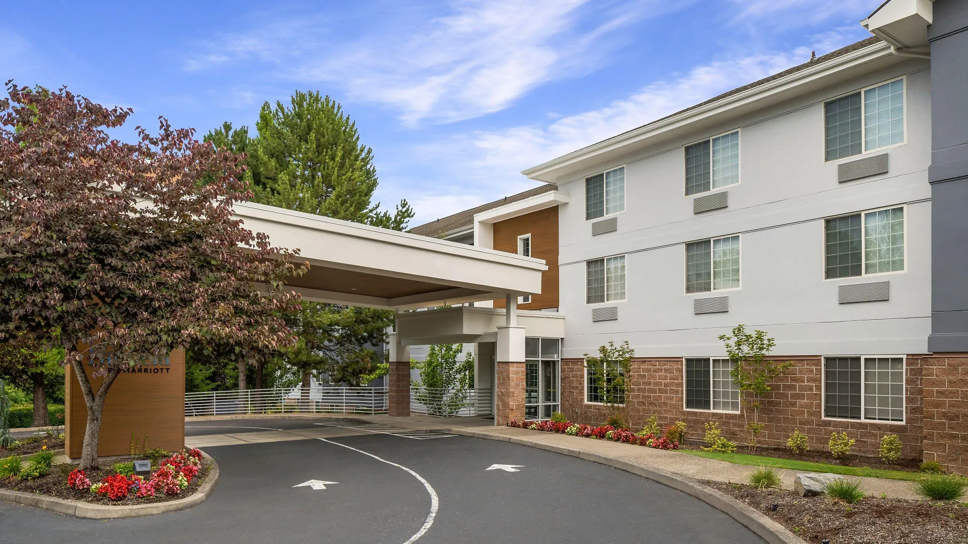 Where to Stay Near Roger Tilbury Memorial Park: 4 Design Hotels