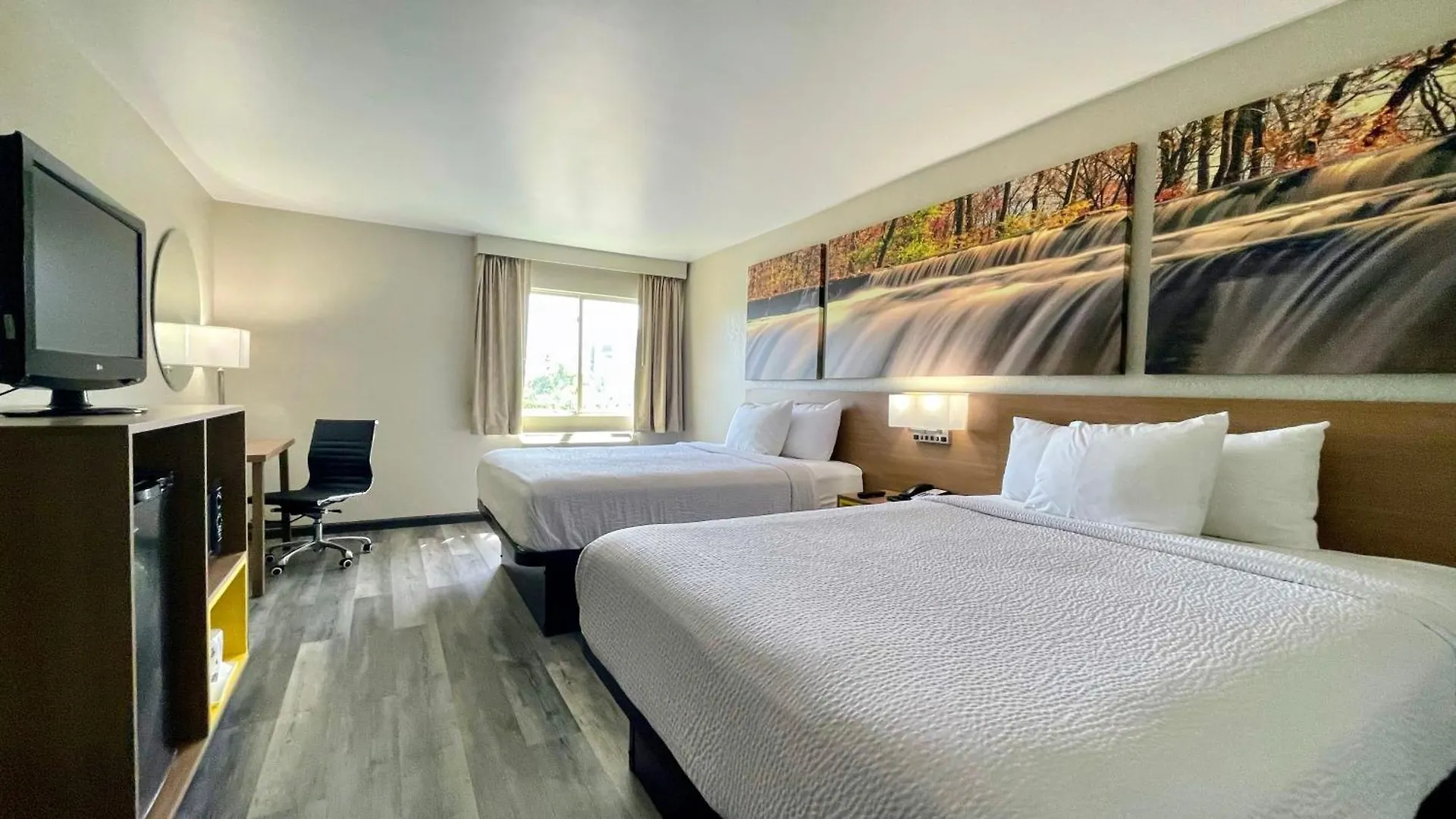 4 Solid 3-Star Hotels Near Indiana Wesleyan University