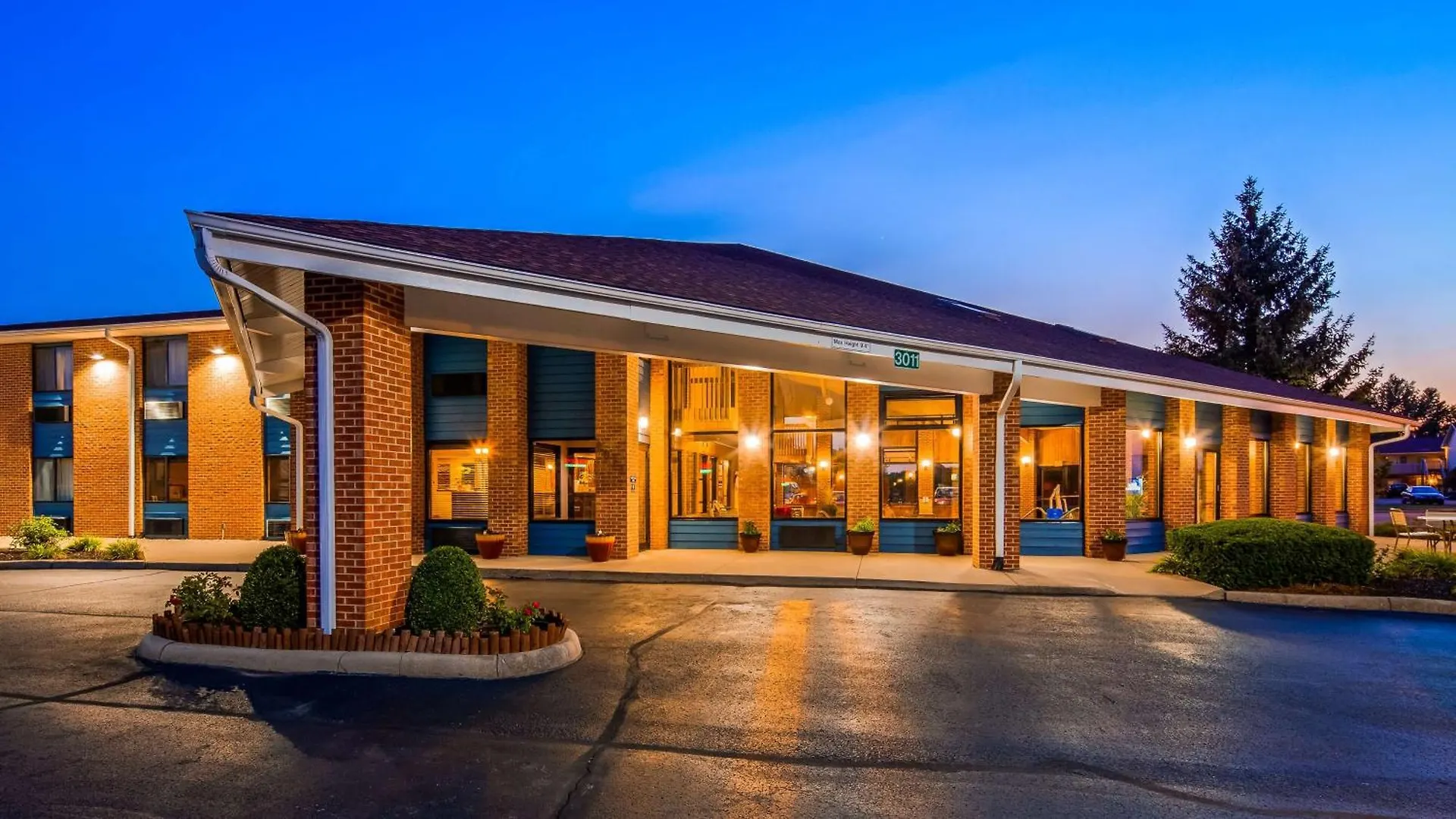 4 Top-Rated 3-Star Hotels Close to Scheumann Stadium