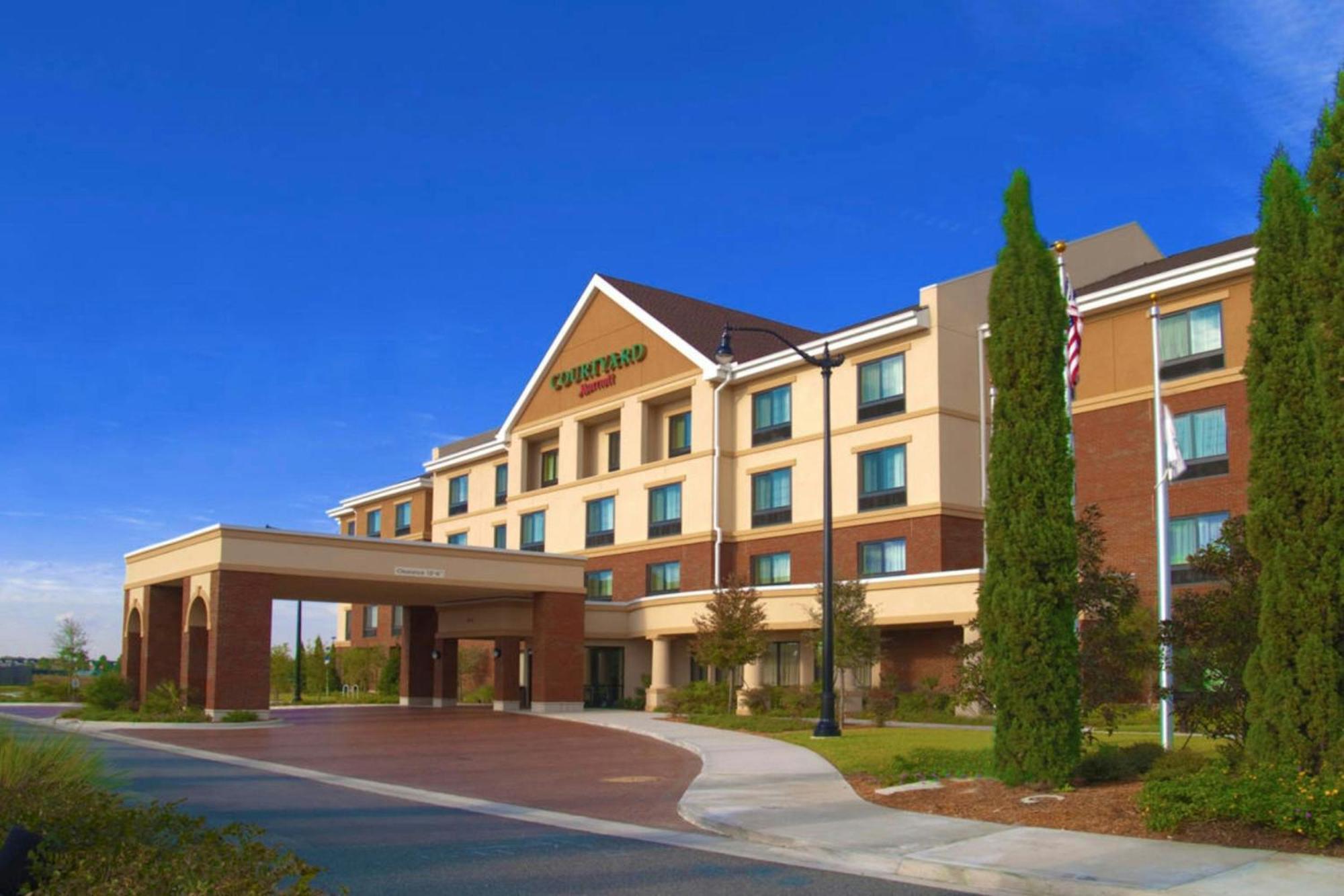 Staying Near Southside Estates Ball Park: 14 Business Hotels Compared