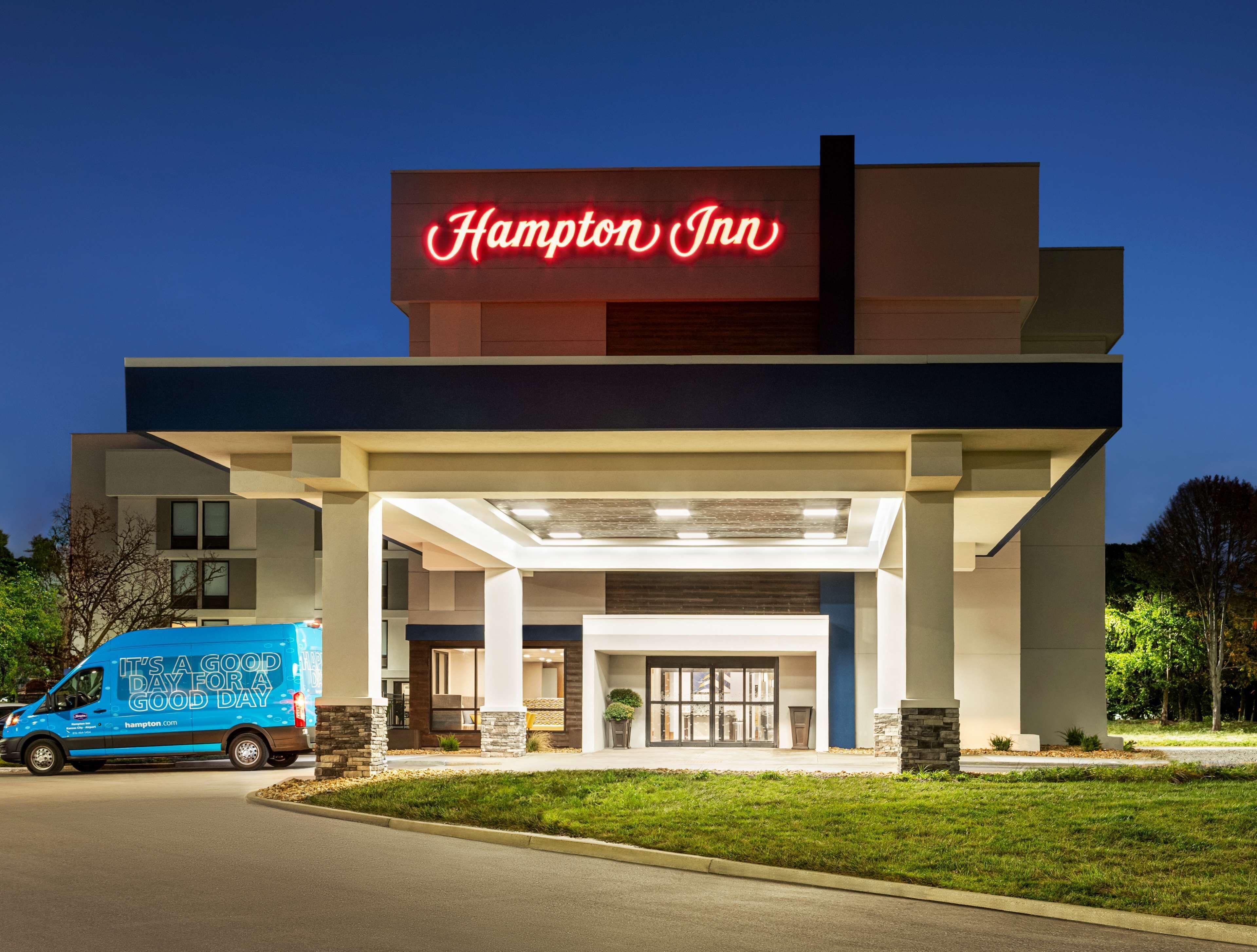 Where to Stay Near KCI Expo Center: 4 Budget Hotels That Deliver