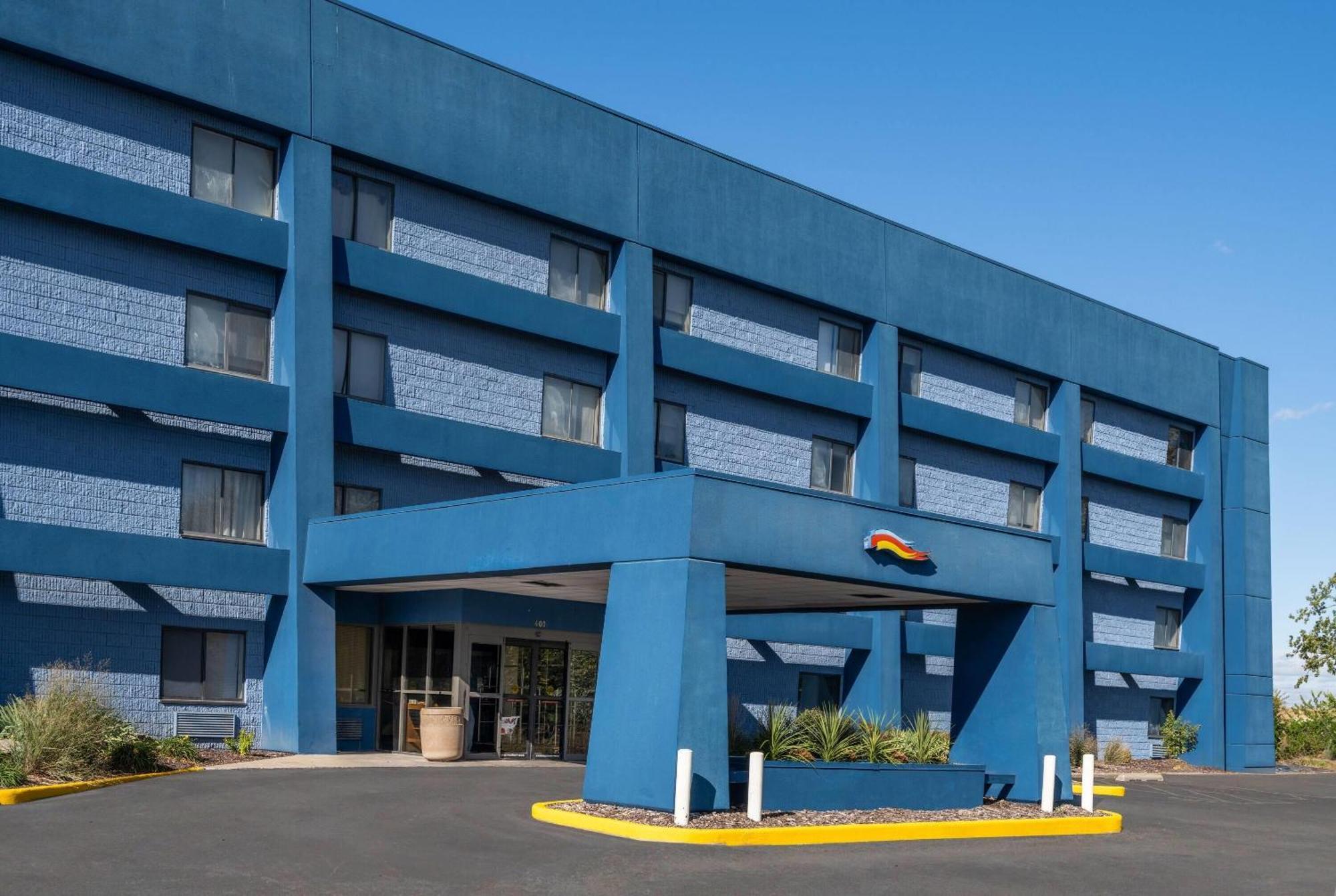 9 Business Hotels Close to Figge Art Museum in Davenport