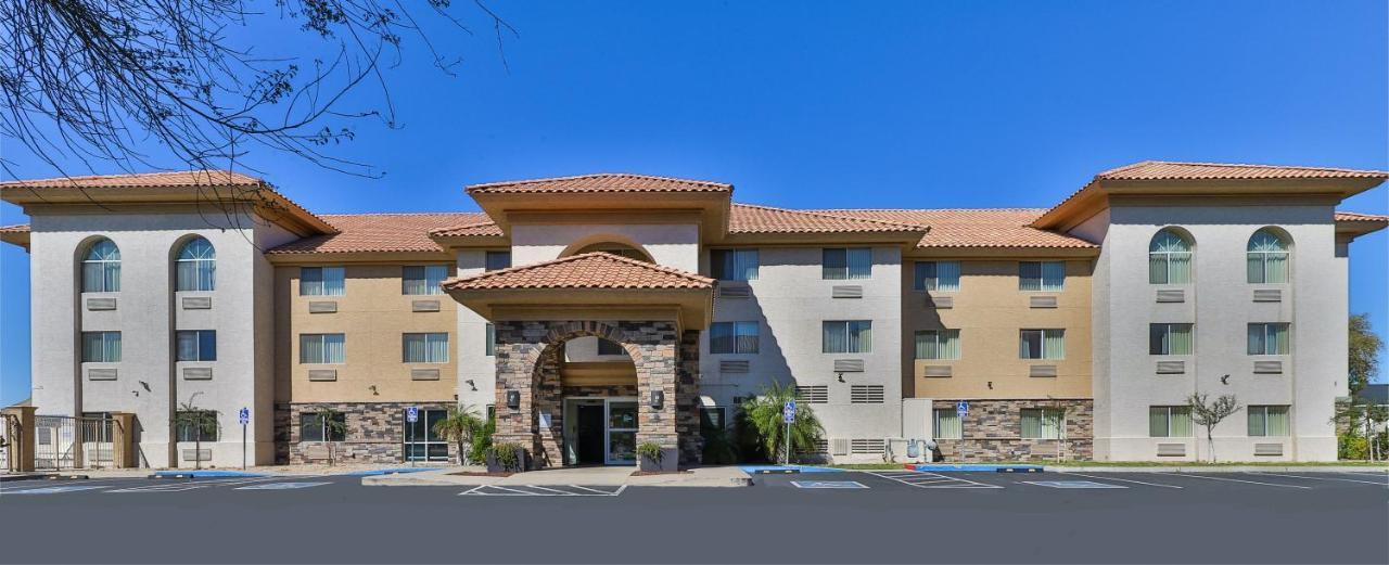 4 Cheap Hotels Near Arizona Mills Worth Booking